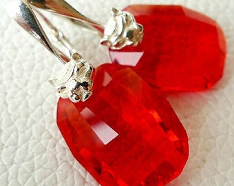 Helle rote Swarovski® Kristall Ohrringe | Geometrische Ohrringe in Granatapfel Vermilion Rote Flamme Farbe | Löwen Ohrringe Sterling Silber