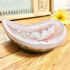 RARE Vintage PINK Ceramic Pottery Ashtray/Trinket Tray / 1960&#39;s Mid Century Modern Pink Ashtray/Trinket Tray