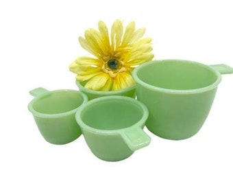 Vintage Jadeite Glass Measuring Cups - 1950s Kitchen Set of 4