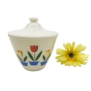 Vintage Fire-King Ivory Tulip Lidded Grease Bowl / 1950&#39;s Fire-King Tulip Grease Bowl