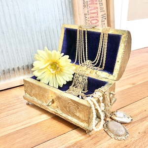 Vintage Large Gatco Solid Brass Jewelry Box with Floral Design / Keepsake Box / Makeup Case / Brass Box / Vintage Metal Box / Vintage Brass