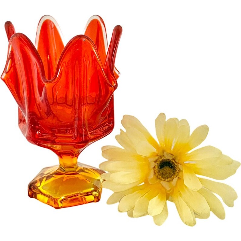 Vintage Viking Epic Swung Glass Handkerchief Vase Amberina 6 Petal Pedestal 6” Tall / 1950’s Viking Glass Vase