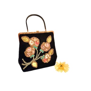Bolso vintage de terciopelo negro con cuentas y asa de metacrilato / Bolso de mano de terciopelo negro con cuentas de los años 60