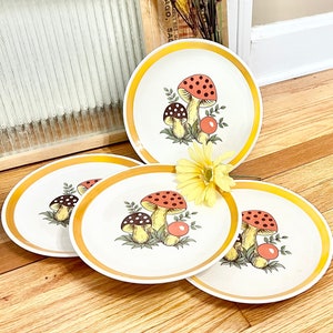 RARE Vintage Merry Mushroom SET of 4 Dinner Plates 9 1/4” / Sears Merry Mushroom Plates / Merry Mushroom Made by Sears c. 1977