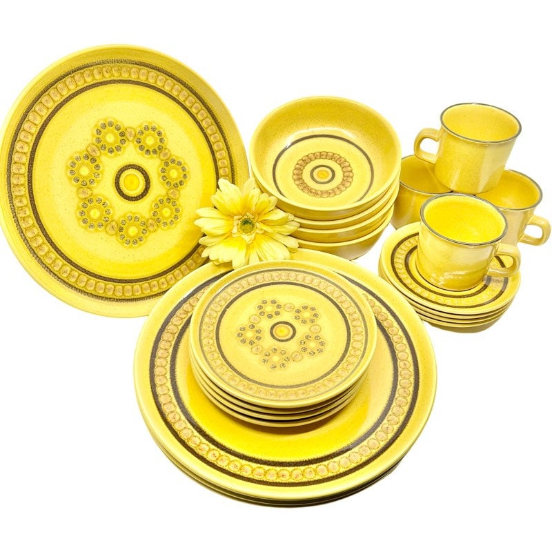 Vintage Franciscan Honeycomb 20 Piece Dinnerware Set / Mid