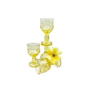Vintage Wine Glasses / Tiffin Franciscan Cabaret 8 Ounce Yellow Wine Goblets/Glasses / 1970&#39;s Yellow Glasses/Goblets