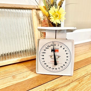 Antique/Vintage Hanson Household Kitchen Scale / 25 pound Vintage Utility/ Kitchen Scale / Farmhouse Kitchen / Kitchen Décor / 1970&#39;s Scale