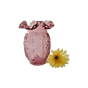 Vintage Fenton Art Glass Pink Ruffled Daffodils Vase / Vintage Fenton Pink Floral Ruffled Glass Vase