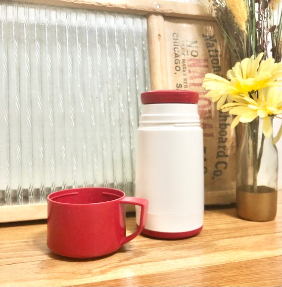 Retro/Vintage Red and White 8 Ounce Aladdin Thermos / Vintage Aladdin  Thermos
