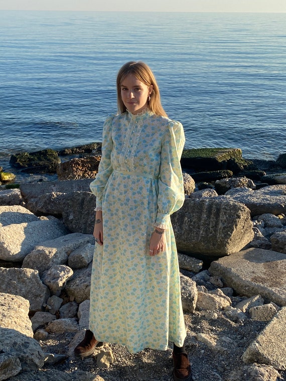 70’s Floral Dress
