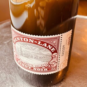 Vela de vino Pinot Noir - Botella de Pinot Noir de Benton Lane - VELAS DECONSTRUIDAS - cera de soja
