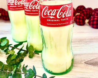 Świeca z recyklingowanej butelki po Coli, zapach Coli lub Choinki