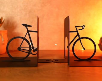 Boek minnaar cadeau sport fiets boekensteun metalen boekensteun fiets boekenplank decor voor fietser cadeau voor hem zwarte unieke boekensteunen set fietsen kunst