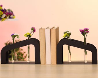 Metal Propagation Bookends with Glass Vases: Modern Nature-Inspired Shelf Decor
