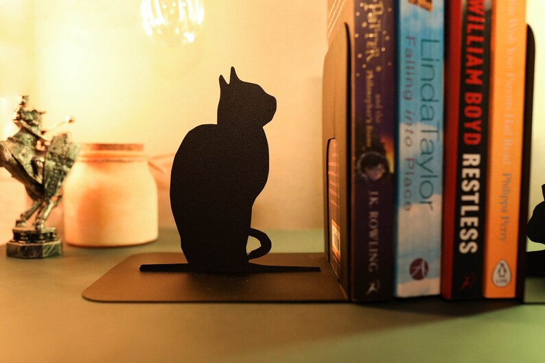 Cadeau pour amoureux des livres Serre-livres chat en métal noir Serre-livres en métal noir Chats Art unique Serre-livres mignon chat Décoration de chambre chat noir Support de livre Décoration de bibliothèque pour la maison image 5