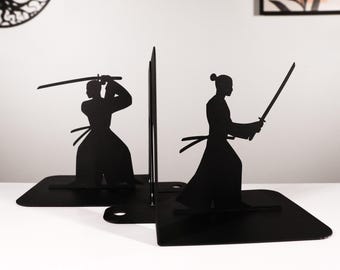 Sujetalibros de espada samurái: decoración minimalista de metal negro