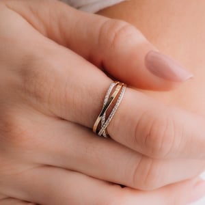 14k Solid Gold Criss Cross Ring with Cubic Zirconia