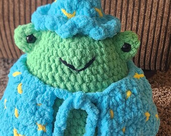Crochet Amigurumi Wizard Frog
