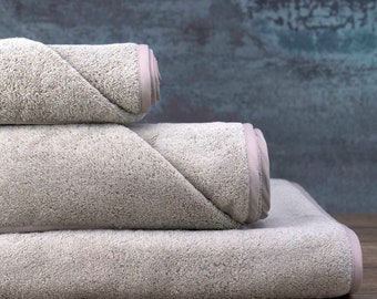 Organic Bath Set in Greige. Gray Bath Towel Set in Organic Cotton.