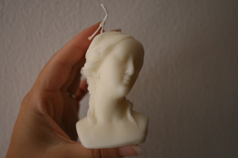 White scented Venus candle Female bust candle Soy wax sculpture candle image 2