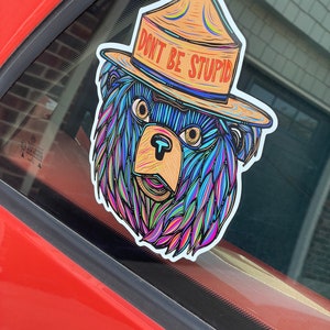 Sticker beer, brandveiligheid, brandbewustzijn, beer, regenboog, kleurrijke beer, sticker beer, wees niet dom, sticker beer!