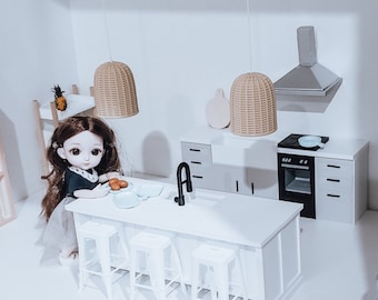 Gran isla de cocina de casa de muñecas
