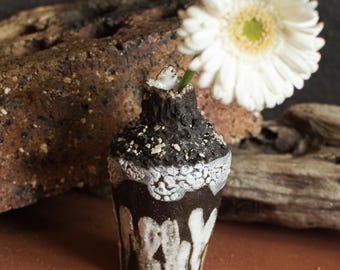 Pequeño jarrón de cerámica hecho a mano con flores secas / Mini jarrón de cerámica / Regalo sostenible