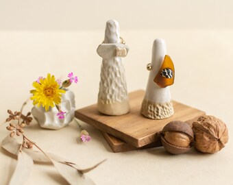 Cono de anillo de cerámica hecho a mano / Soporte de joyería bohemio