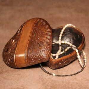 Jewelry box - Black clay - Elaborately crafted by hand - fair trade