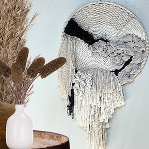 Round Macrame Wall Hanging: Fluffy Fleece Boho Decor