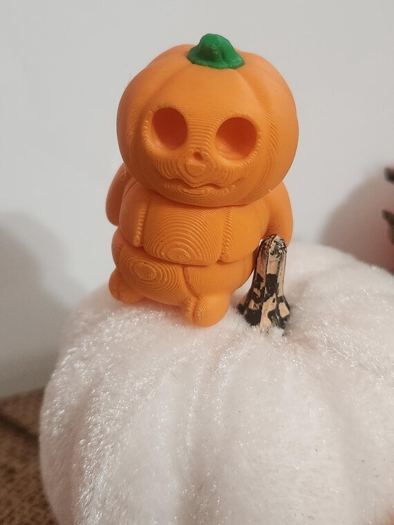 3D Printed Articulated Pumpkin | Poseable Halloween Desk Toy