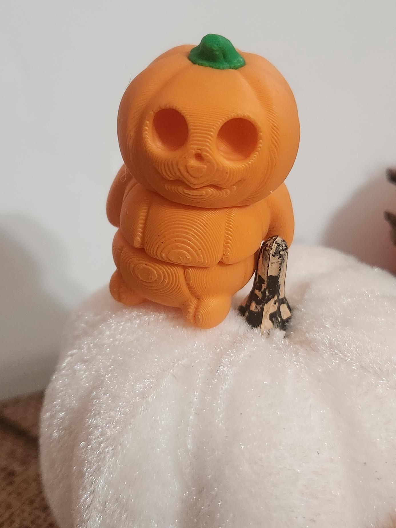3D Printed Articulated Pumpkin | Poseable Halloween Desk Toy