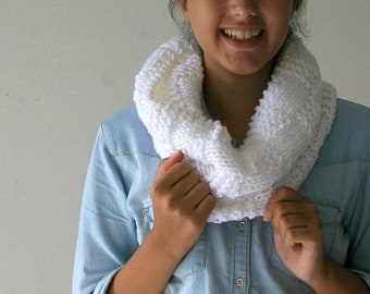 Chunky Cowl in Winter White - Knit Neckwarmer Scarf - Soft Snood - Fall Winter Fashion - Women Teens Accessories