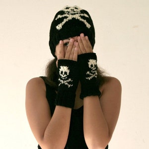 Skull Fingerless Gloves in Black and Cream - Soft Knit Mittens - Wool Gloves - Gift for Her - Teen Accessories - Black Mittens