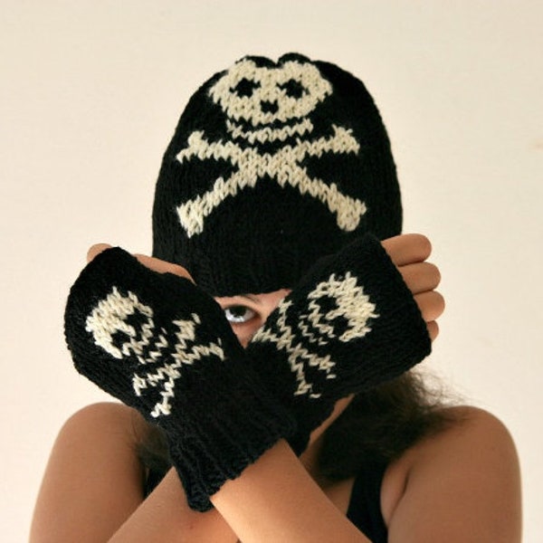 Skull and Crossbones Knit Hat in Black and Cream - Slouchy Knit Beanie - Oversize Beret - Fall Winter Fashion - Women Teens Accessories