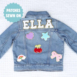 Chaqueta con parche de letras de chenilla y nombre para bebé, chaqueta vaquera coqueta para niña pequeña con nombre para cumpleaños de niña, chaqueta con nombre personalizado para niña pequeña, foto familiar