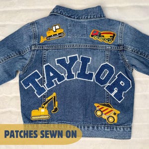 Chaqueta vaquera personalizada para niño con parche Chaqueta de cumpleaños con nombre Chaqueta vaquera para niño Chaqueta personalizada con parche de letra universitaria