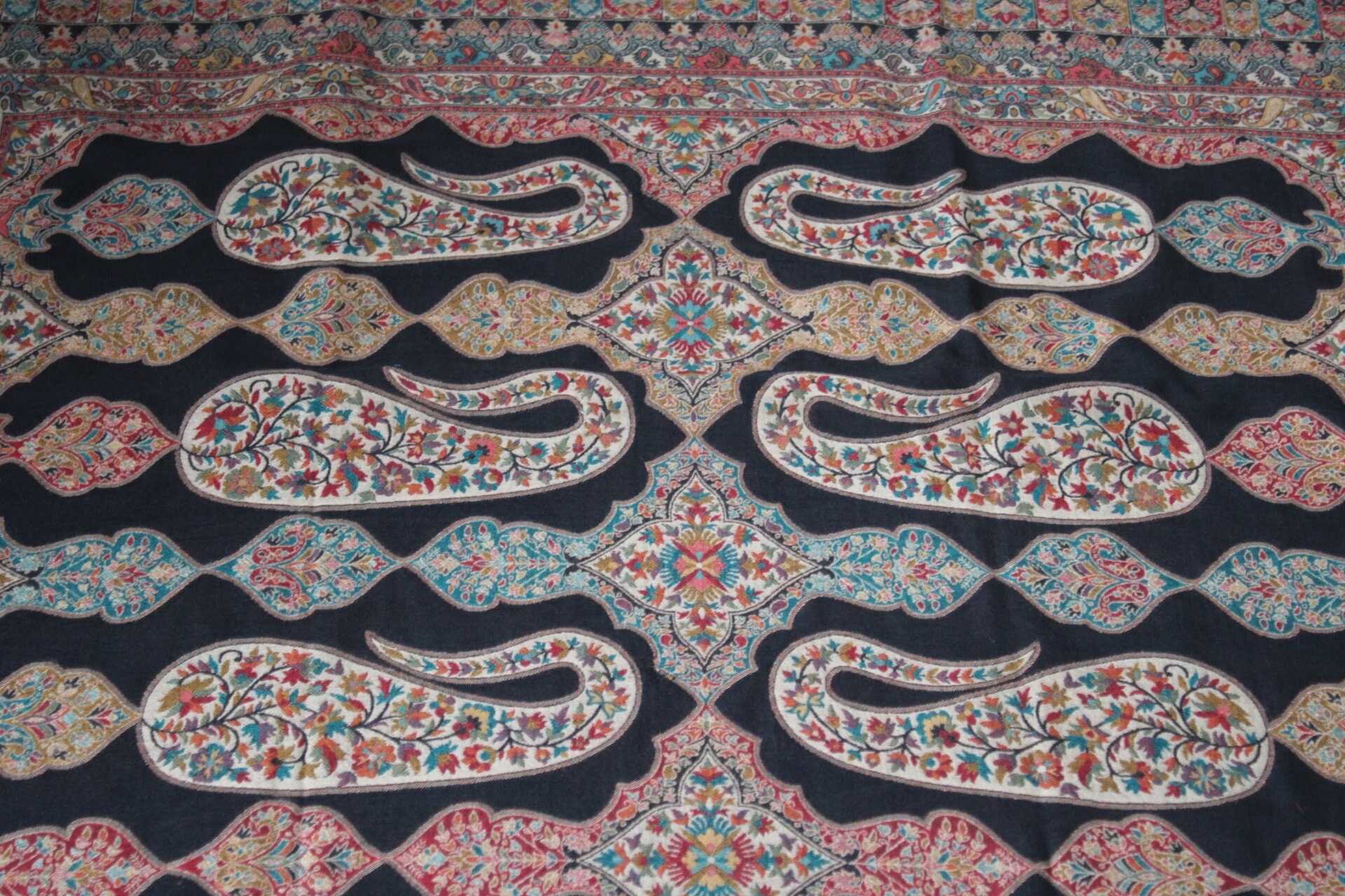 大型ブラックマルチカラーパシュミナカニ織りショール、冬用ラップ（40