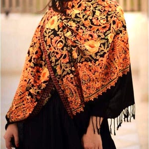 Black Kashmiri Aari Embroidered Wool Stole: Floral Pashmina Shawl