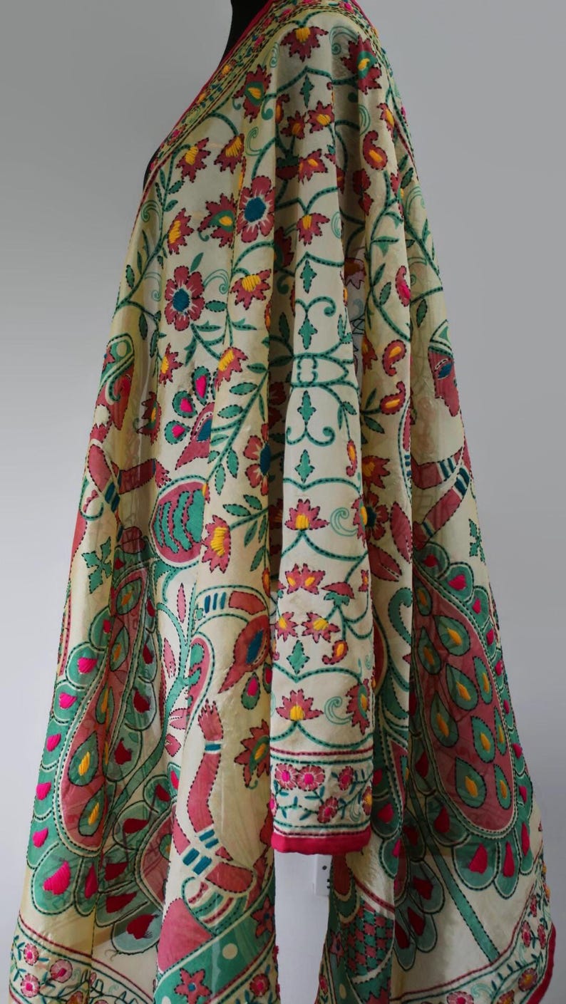 Mughal Darbar Phulkari Dupatta Seide / Hand bestickt / Festliche Hochzeit Dupatta / Floraler Schal Bild 1