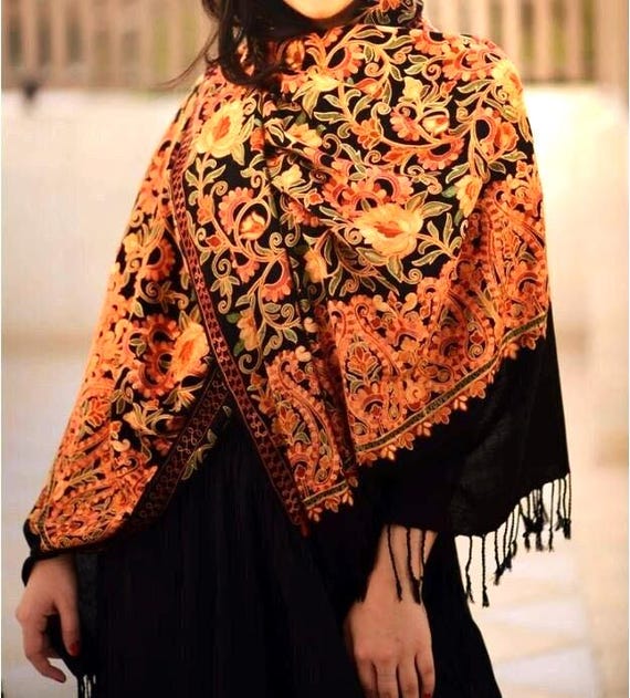 黒のカシミール・アリ刺繍ウールストール：花柄パシュミナショール 