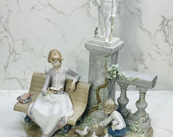 Lladro #5425 Studying in the Park Large 1991 Figurine