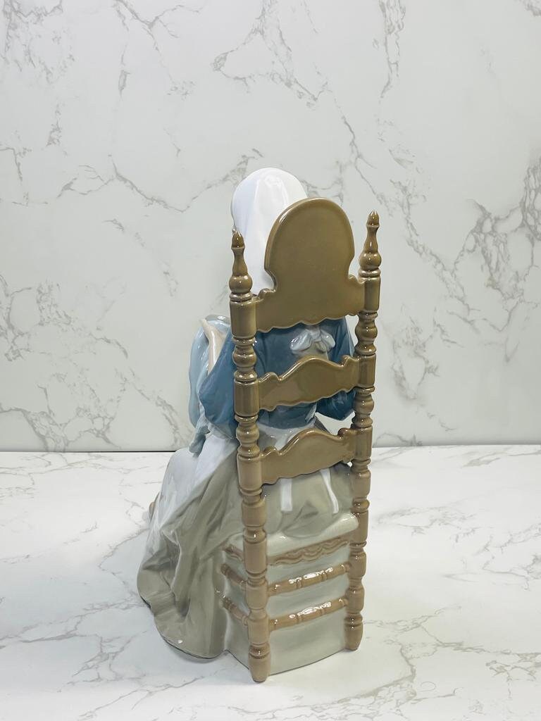 Lladro Spain Lady Seated in a Chair With Embroidery Stately