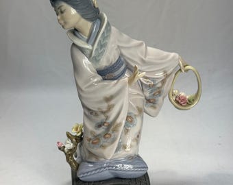 Lladro #1445 “springtime in Japan” Figurine by Salvador Debon