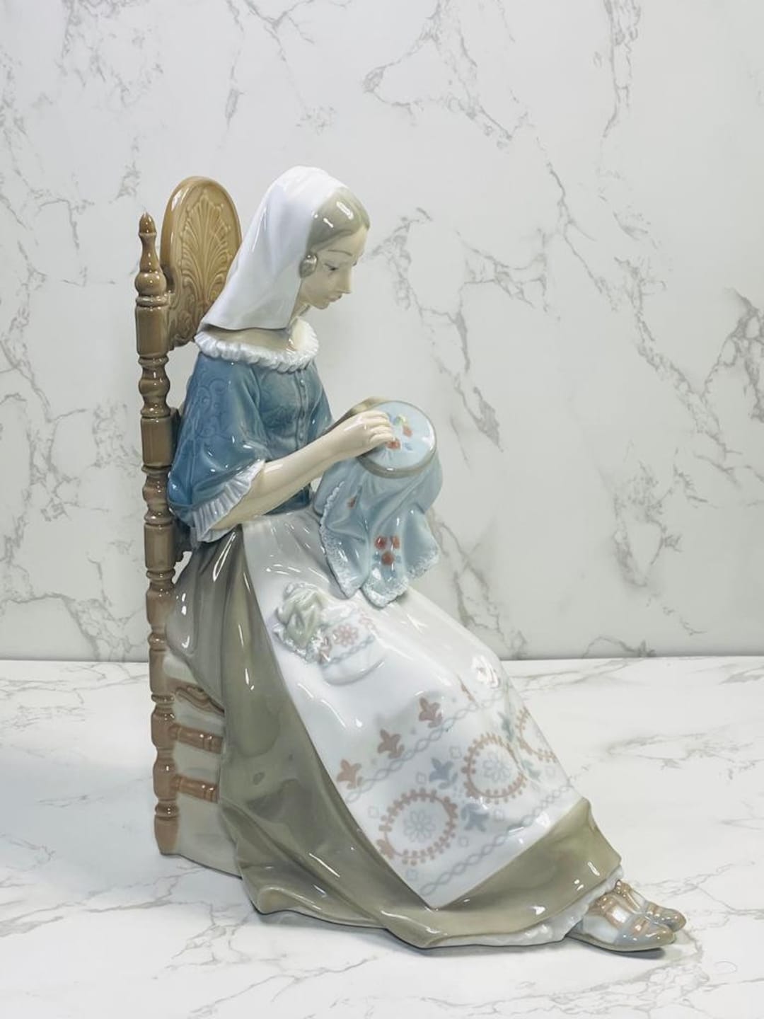 Lladro Spain Lady Seated in a Chair With Embroidery Stately
