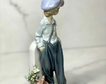Lladro The Little Hobo Boy N-330 14 Figurine