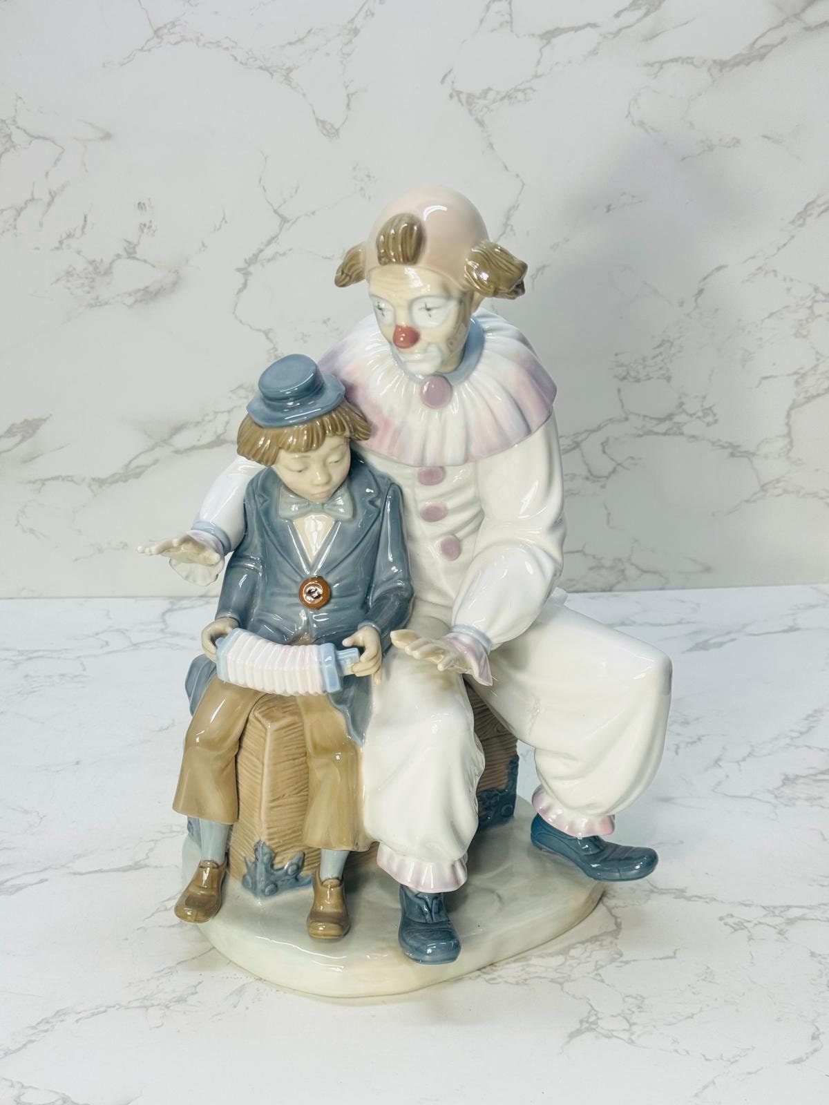 Lladro NAO ZAPHIR Lesson of Music #701 Clown & Boy With Accordion