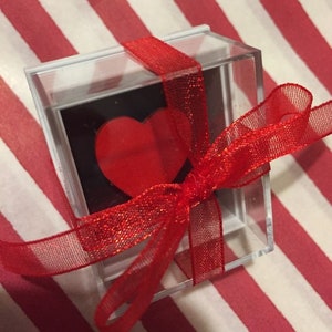 Le wee GRAND coeur dans une boîte, ornement d’étagère, souvenir Kawaii, cadeau Feelgood, câlin de poche, cadeau manquant, cadeau original, cadeau unique, mignon