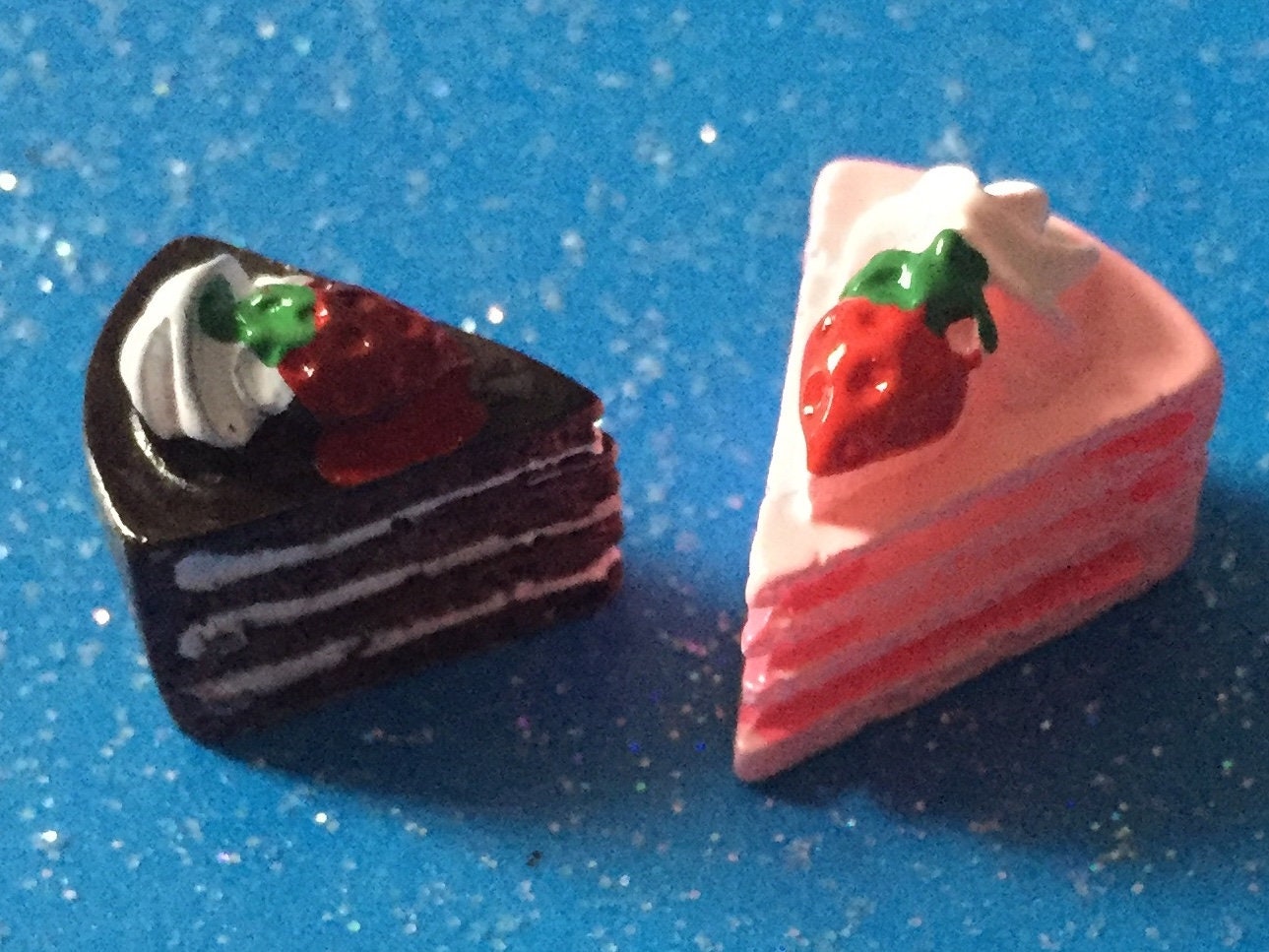The Wee Slice of Cake in a Box ,shelf Ornament, Kawaii