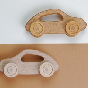 Voiture de jouet en bois, voiture de poussée faite à la main, cadeau d'enfant en bas âge, cadeau d'anniversaire, décor de pépinière, voiture de bébé en bois, jouet de Montessori, jouet organique, respectueux de l'environnement image 10